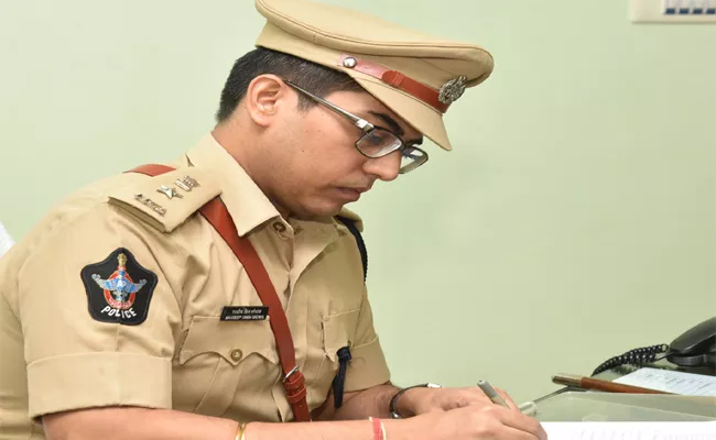 Eshwara Rao Appointed As ACP - Sakshi