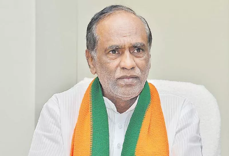 BJP President Laxman Slams CM KCR - Sakshi