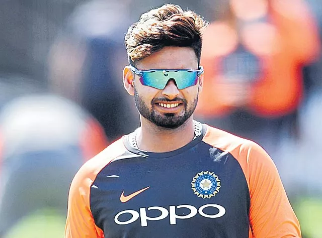 Rishabh Pant to join Indian team as cover for injured Shikhar Dhawan - Sakshi