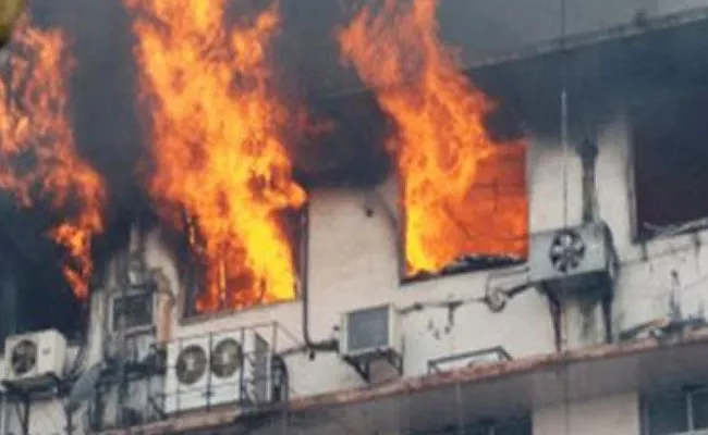 Fire Accident In Godowns In Kurnool District - Sakshi