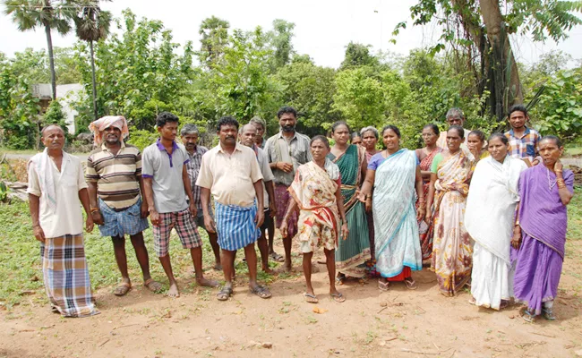 Patanjali Company Not Given Compensation To Farmers In srungavarapukota, Vizianagaram - Sakshi