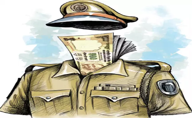 Police Take Bribe On Election Duty In Kurnool - Sakshi