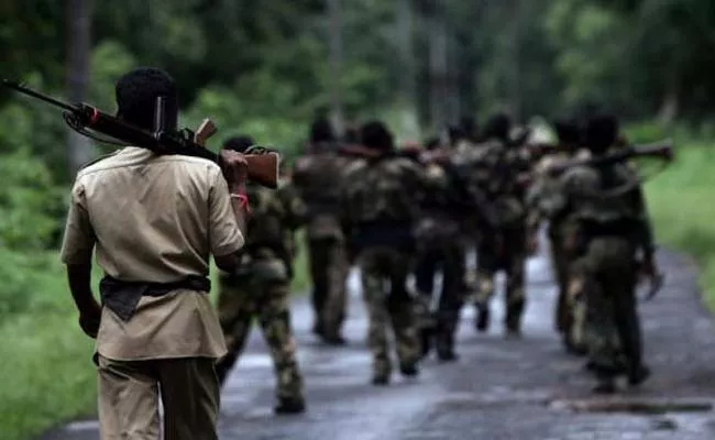  Five Policemen Killed By Maoists Near Jamshedpur - Sakshi