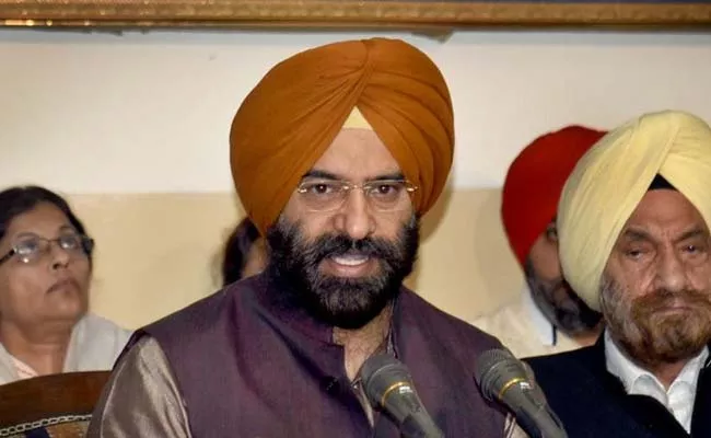 Akali Dal Leader Manjinder Sirsa Fires on Kamal Nath - Sakshi