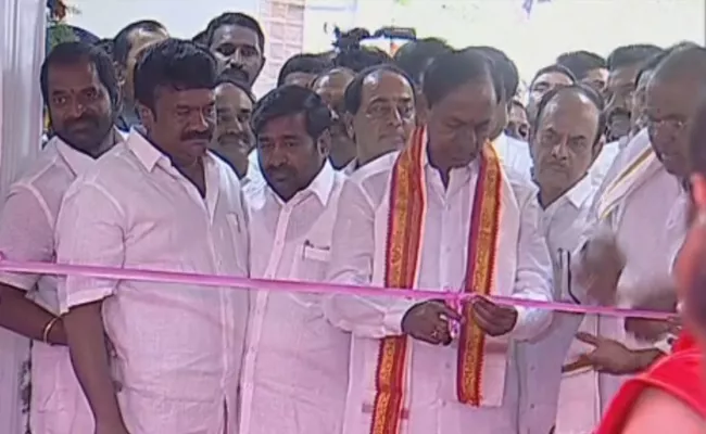 Kcr inaugurates New MLA quarters in Hyderguda - Sakshi