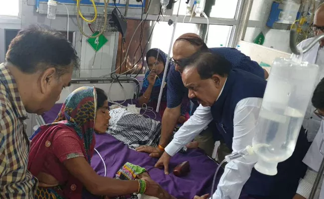 Case Filed  Against Union Health Minister Harsh Vardhan In Bihar - Sakshi