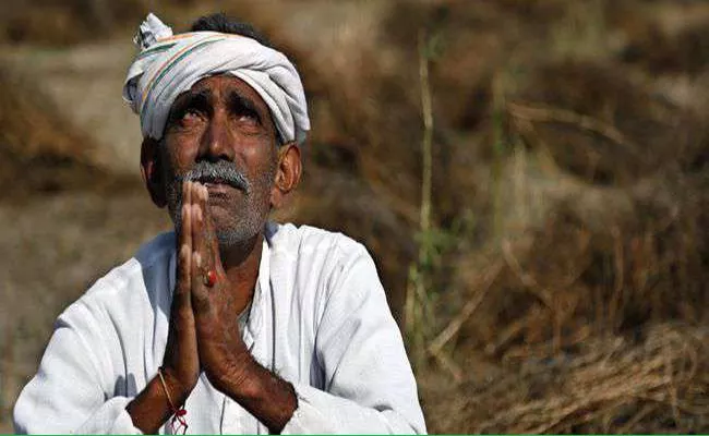 Karimnagar Farmers Waiting For Rains - Sakshi