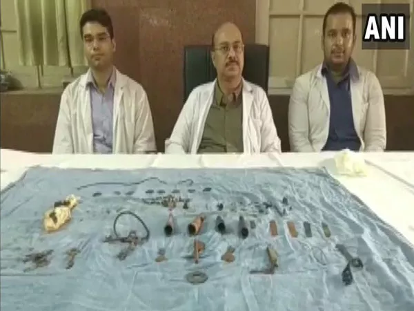 Doctors remove 80 objects including keys, chains from man stomach in Rajasthan - Sakshi