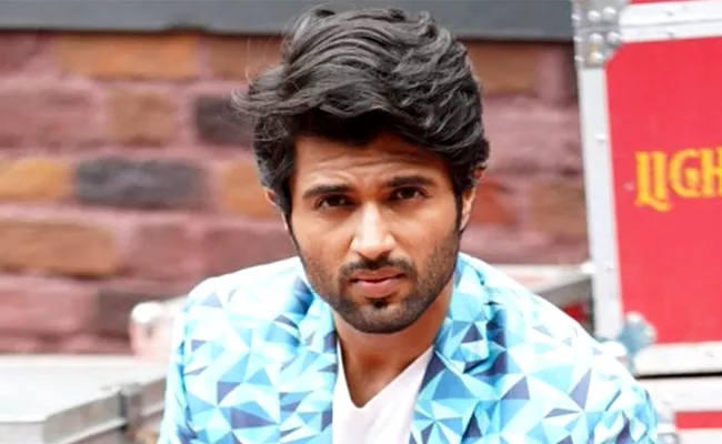 Vijay Devarakonda as Writer in Kranthi Madhav Film - Sakshi