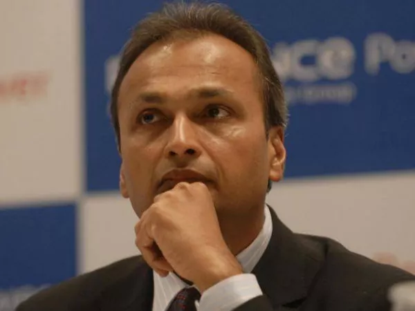 Anil Ambani falls off billionaire club - Sakshi