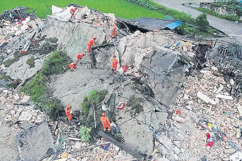 12 Killed, Over 100 Injured as Two Earthquakes Shake China - Sakshi