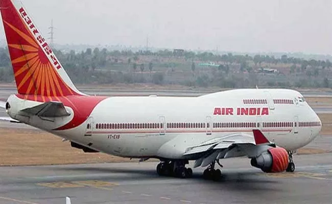 Air India Flight Delayed By One Hour When Pilot Asked The Junior To Wash Launch Box - Sakshi