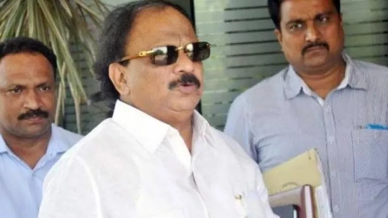 Congress Suspends Karnataka Leader Roshan Baig - Sakshi