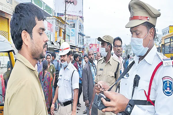 Bodyworn cameras for peacekeeping police - Sakshi