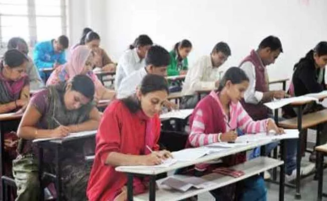 Teacher Education Diminishing In Two Telugu States - Sakshi