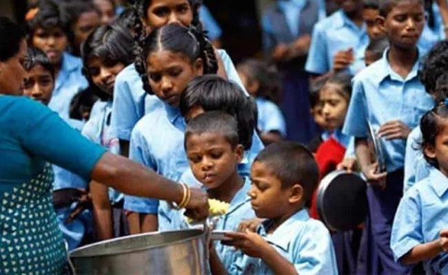 Egg Distributors In Govt schools Mid Day Meals Scheme - Sakshi