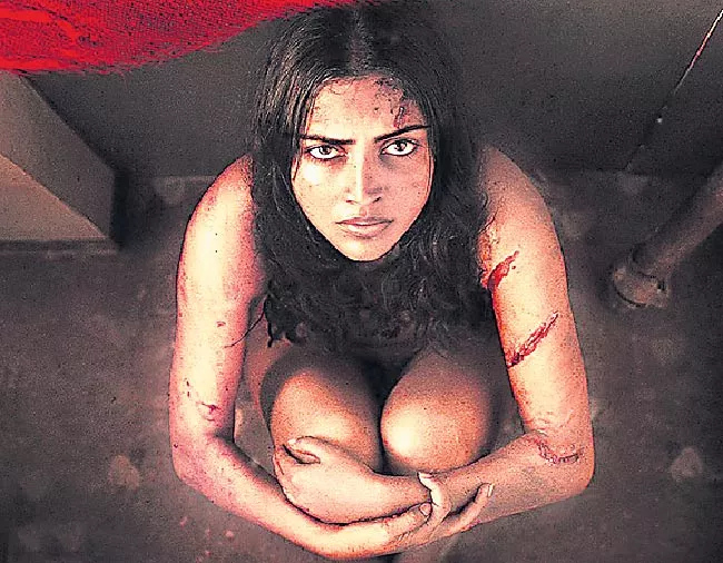 Amala Paul goes nude for Aadai - Sakshi