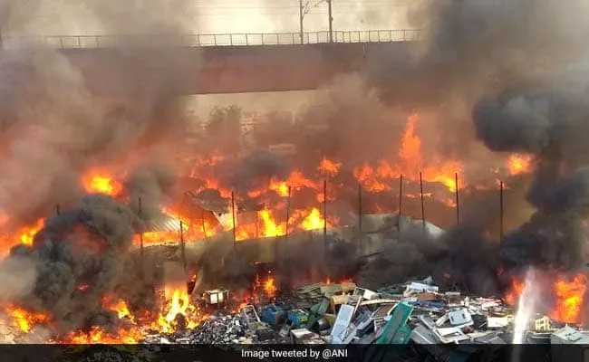  Fire Accident at Delhi Furniture Market  Metro Services Affected - Sakshi