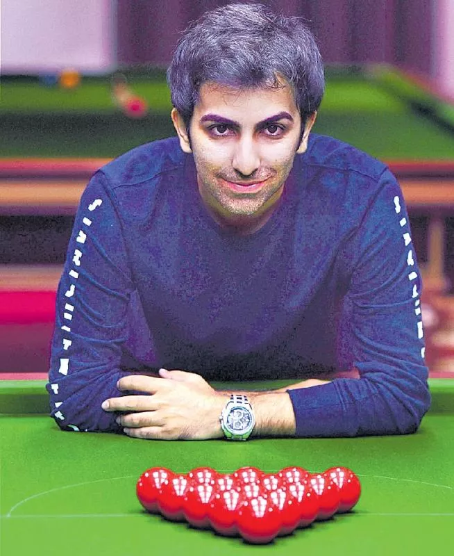 Advani beats compatriot Aditya Mehta at Asian Snooker Championship - Sakshi