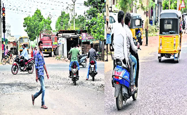 Two Wheeler's Choosing New Ways To Avoid Rules Of  Traffic Police - Sakshi