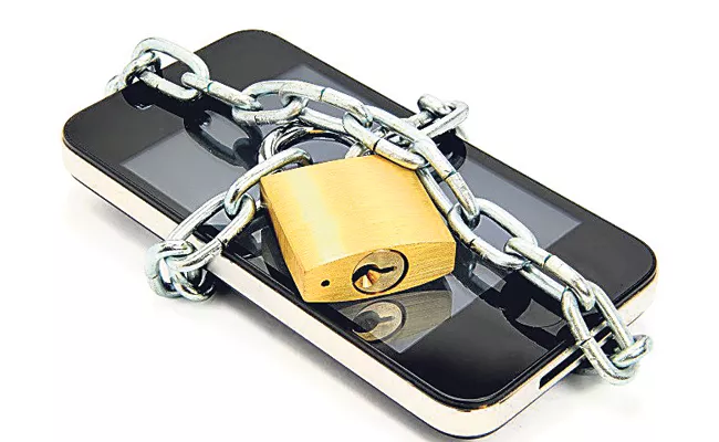 Smartphone Locking Can Reveal Your Age - Sakshi