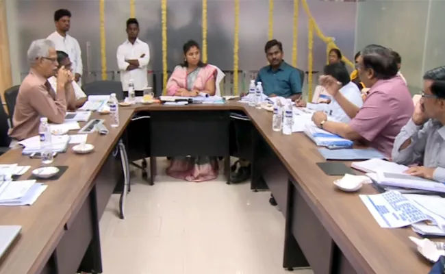 Deputy CM Pushpa Sreevani Held Meeting At Amaravati With Tribal Officials - Sakshi