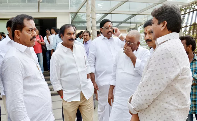 Kapu TDP Leaders Secret Meeting In Kakinada, East Godavari - Sakshi