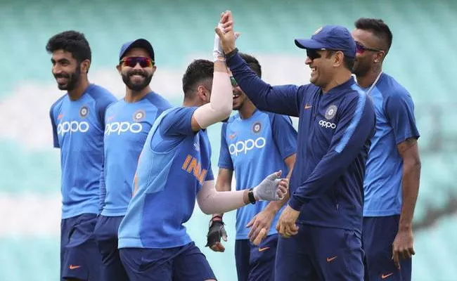 World Cup 2019 BCCI Shares Team India Players Warm up Video - Sakshi