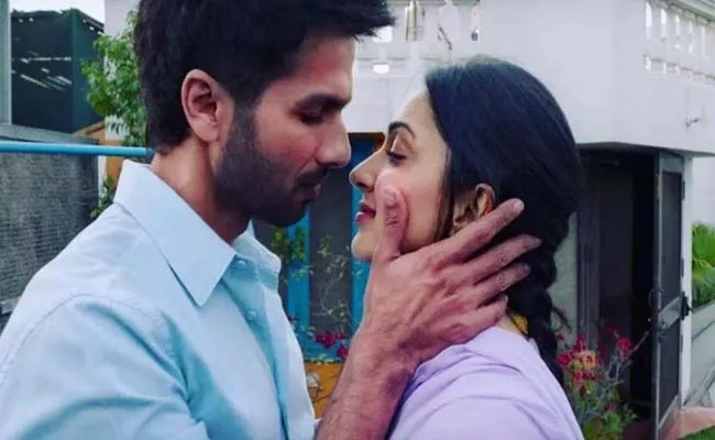 Shahid Kapoor Starrer Kabir Singh Movie Leaked Online - Sakshi