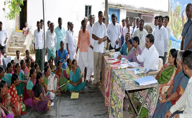 People Requesting For New Passbooks In Adilabad - Sakshi