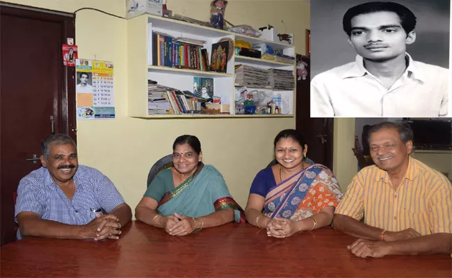 writer Sharada Family Found In Tenali - Sakshi