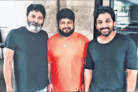 Thaman stars work on Bunny-Trivikram's movie - Sakshi