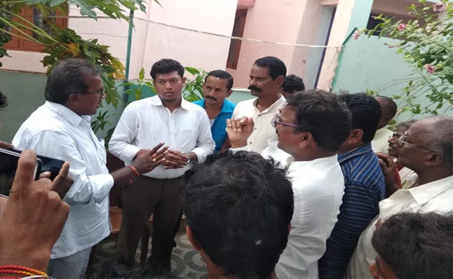 Sidiri Appalaraju Helped To Reopened Cashew Factories In Srikakulam - Sakshi