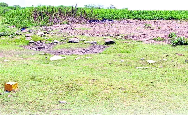 Pond Is Under Land Mafia In Karimnagar - Sakshi