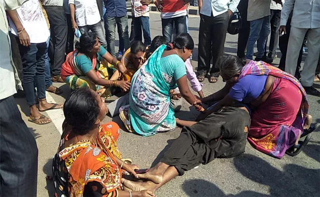 NTPC Contract Worker Died In Road Accident - Sakshi