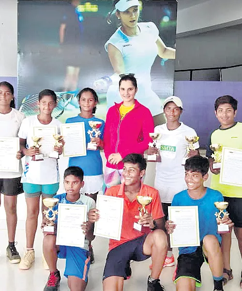 Tarun And Tania Got AITA Titles - Sakshi