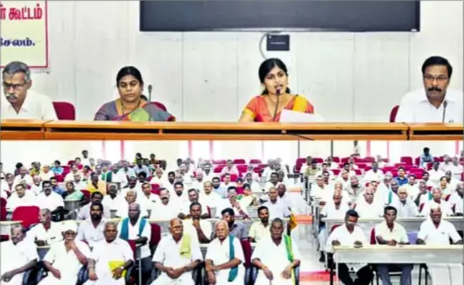 Farmers Warm Farewell To Selam Collector Rohini Bhajibhakare - Sakshi