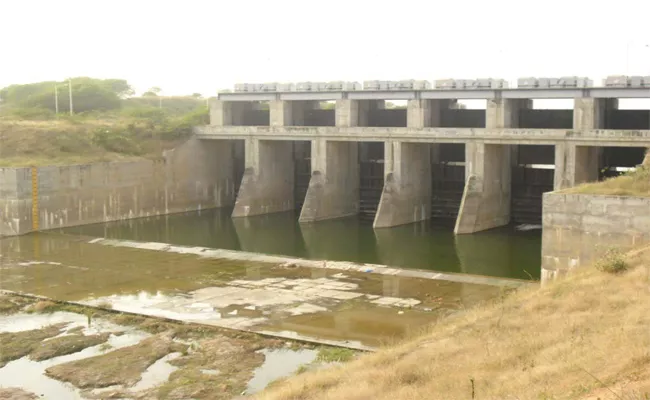  Reverse Pumping Of Flood Water To Utilize The Surplus Water At SRSP  - Sakshi