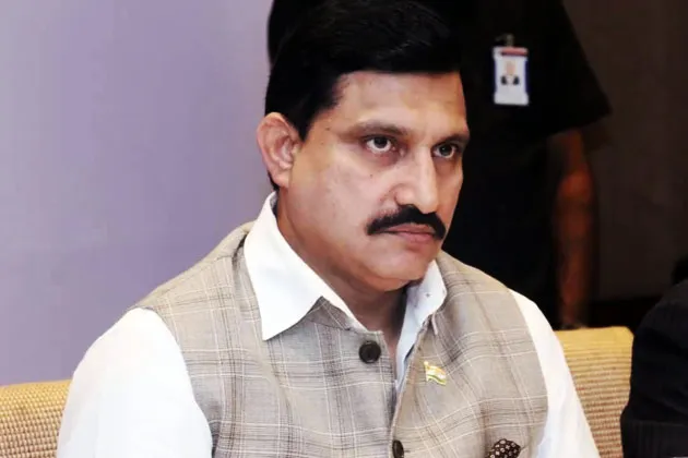 CBI raids Sujana Chowdary's office, house in Hyd, AP - Sakshi