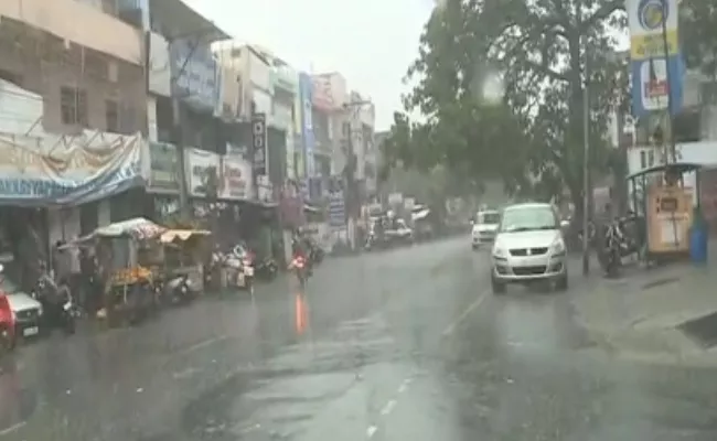 Heavy Rains in Guntur, East Godawari Districts - Sakshi