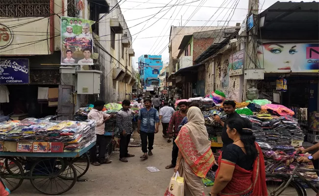 Street Merchants Problems In Kadapa - Sakshi