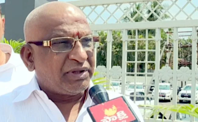 YV Subba Reddy Inspection In Tirumala Queue Complexes - Sakshi