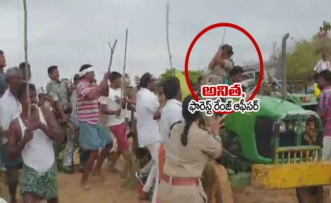 MLA Koneru Konappa Brother Attacks On Forest Officers In Kagaznagar - Sakshi