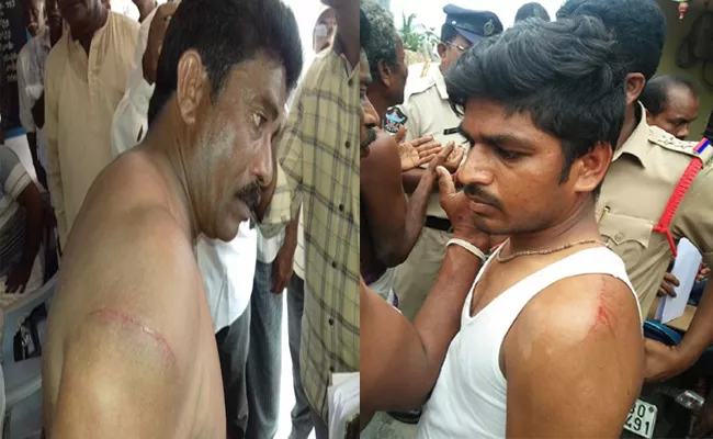 TDP Leaders And Activists Attacked YSRCP Activists In Santhakaviti Srikakulam - Sakshi