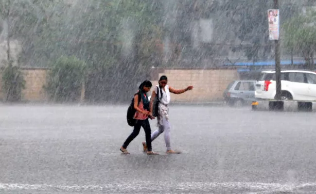 Heavy Rains In Telangana On Tomorrow - Sakshi