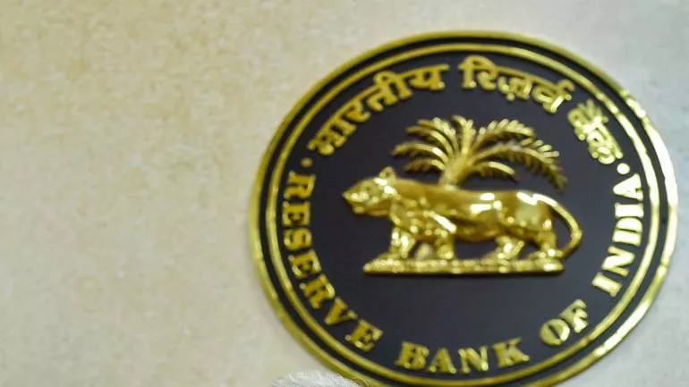 Reserve Bank likely to go for 35 bps rate cut Report   - Sakshi