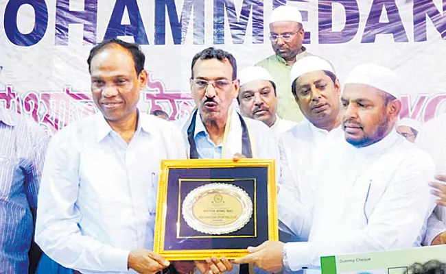 Mohammedans Sporting honour Amalraj - Sakshi