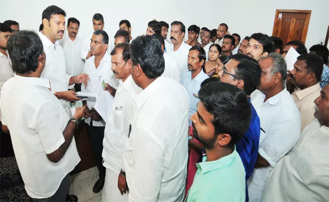 YS Avinash Praja Darbar in YSR Kadapa - Sakshi