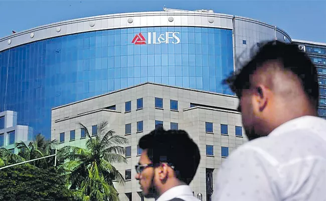 SFIO Inquiry With RBI on IL&FS Scandal - Sakshi