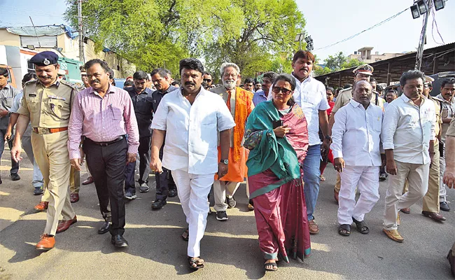 Fih Prasadam Distribution on June 8 And 9th Nampally - Sakshi